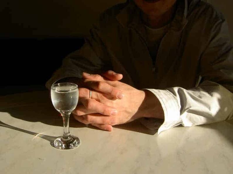 If he drinks even small doses of strong alcohol daily, a person develops alcohol addiction